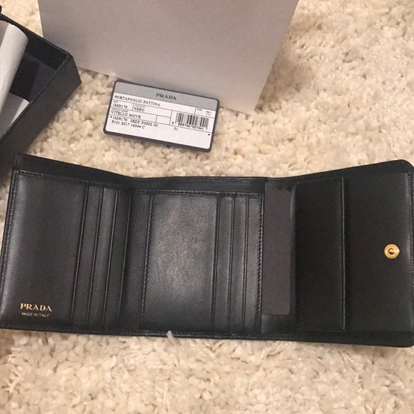 Prada Wallet Brand New - Picture 3 of 7